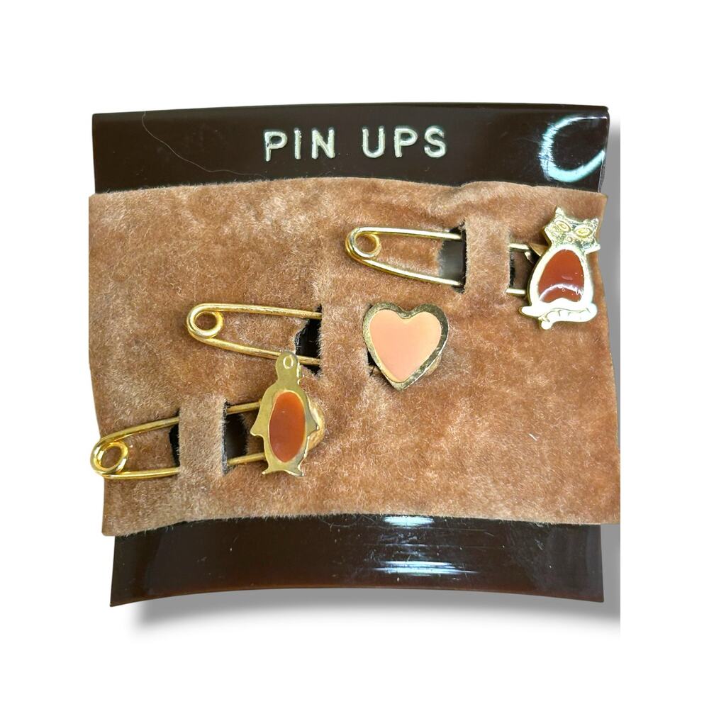 Vintage Pin Ups Gold Tone Safety Pin Brooch Set Animals Heart Charms Kitsch Good